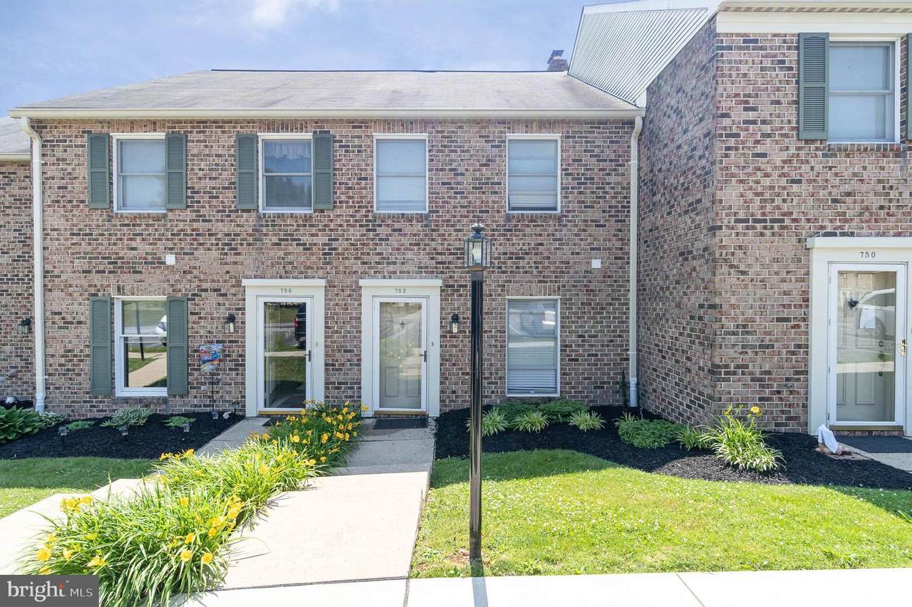 752 Main Street - Photo 1