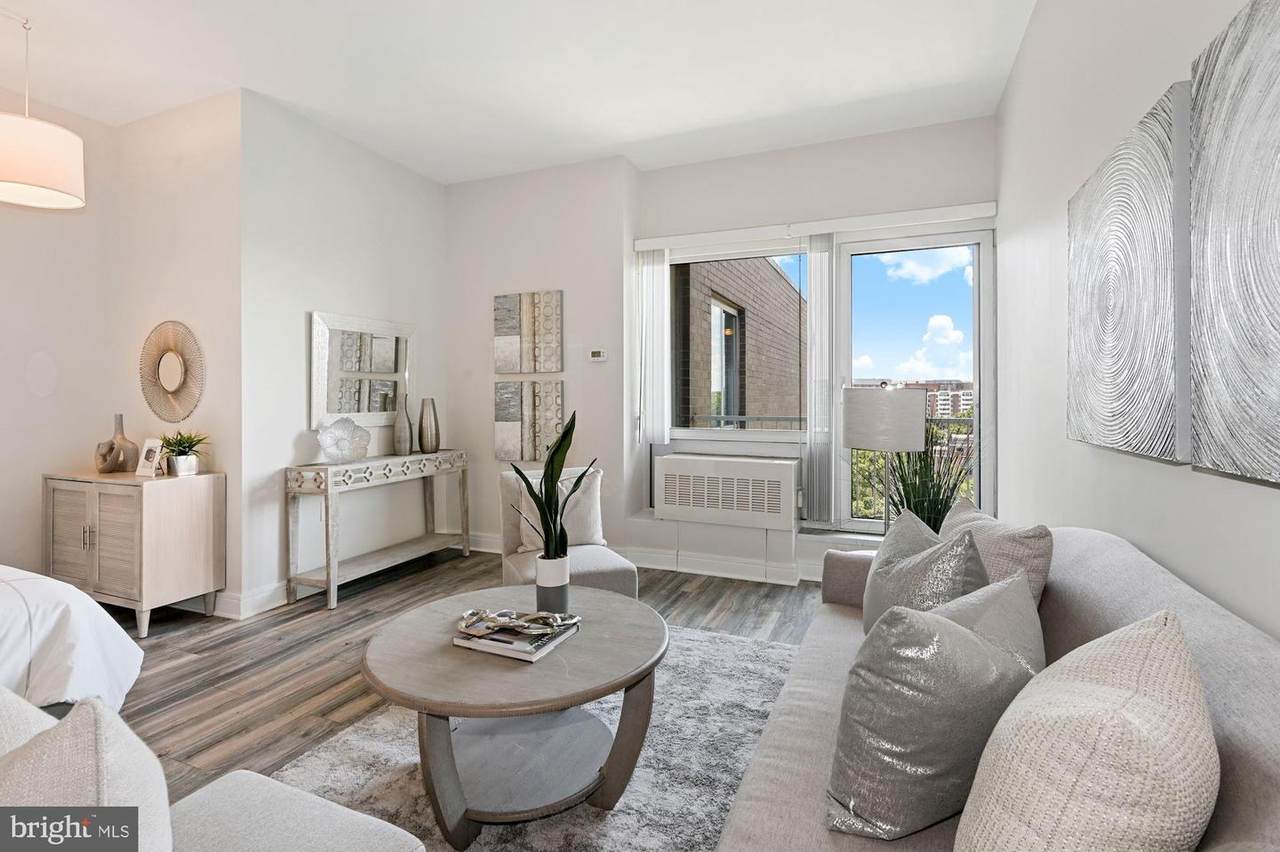 800 4TH Street - Photo 1