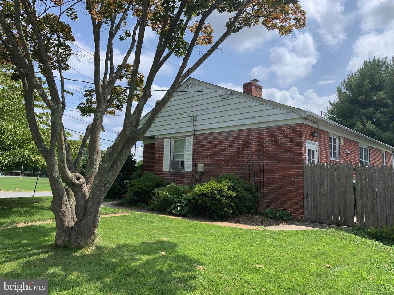 129 Kells Avenue - Photo 1