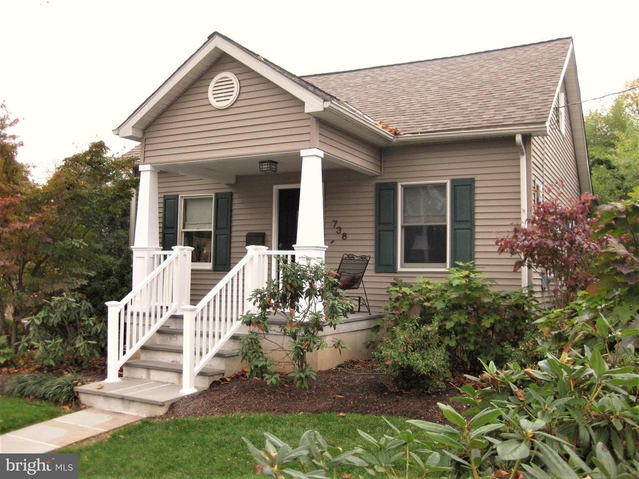 738 Bunker Hill Ave - Photo 1
