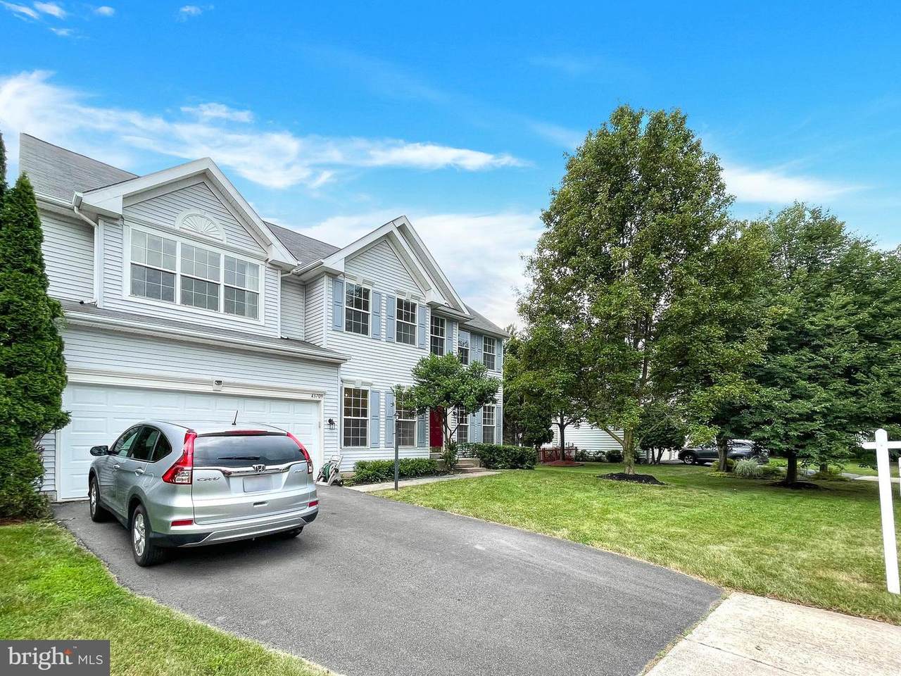 43709 Raleigh Place - Photo 1