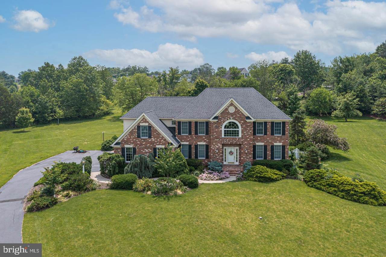 560 Lederach Station Way - Photo 1