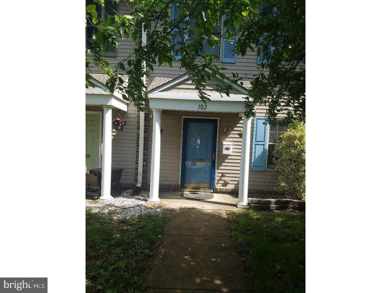 102 Stevens Court - Photo 1