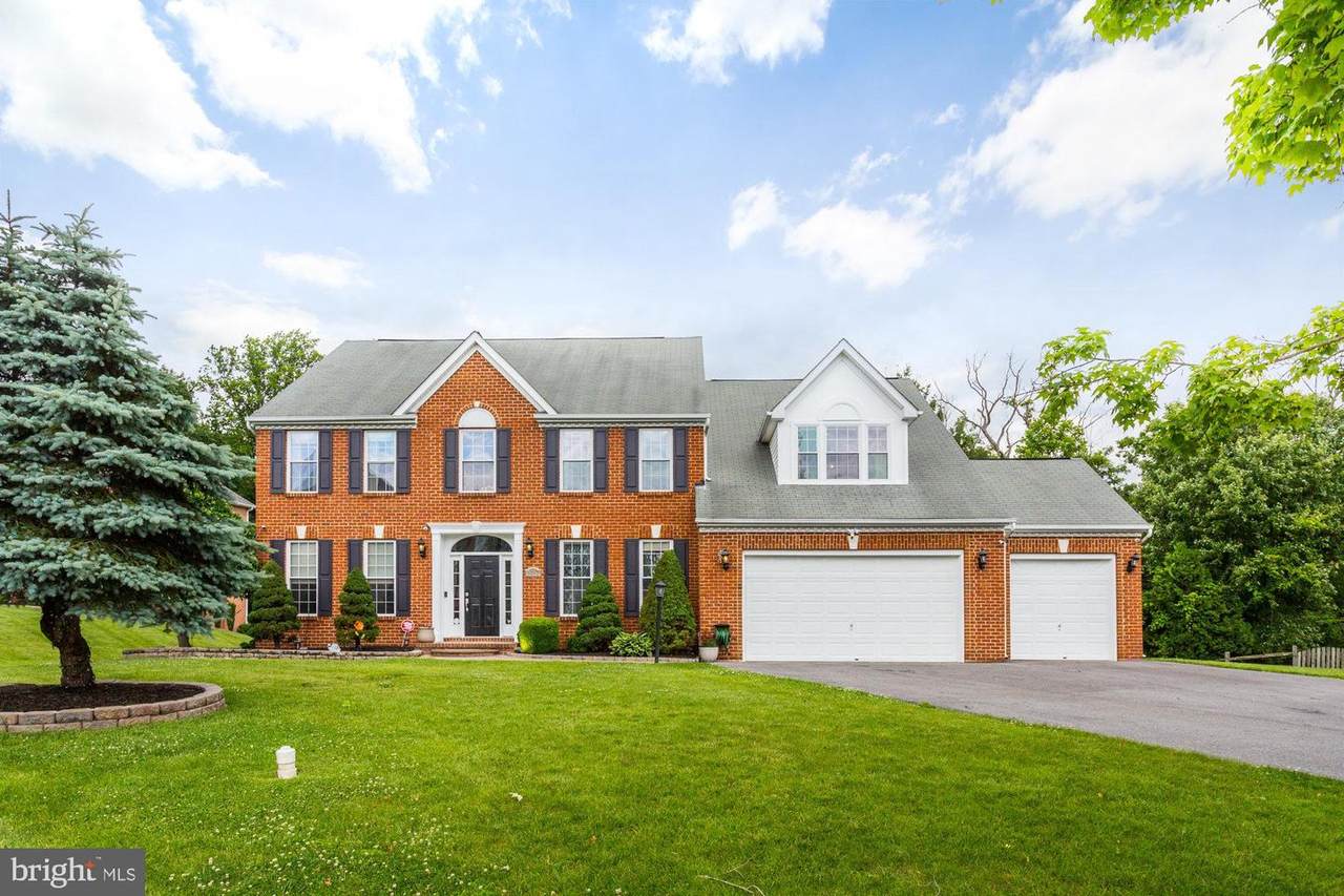 8382 Governor Grayson Way - Photo 1