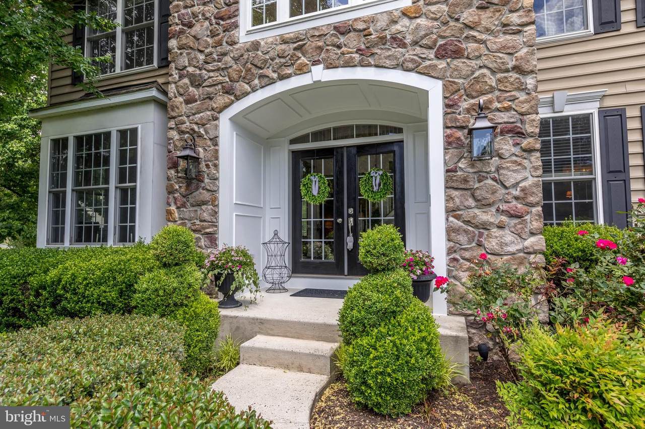 1028 Macphail Road - Photo 1