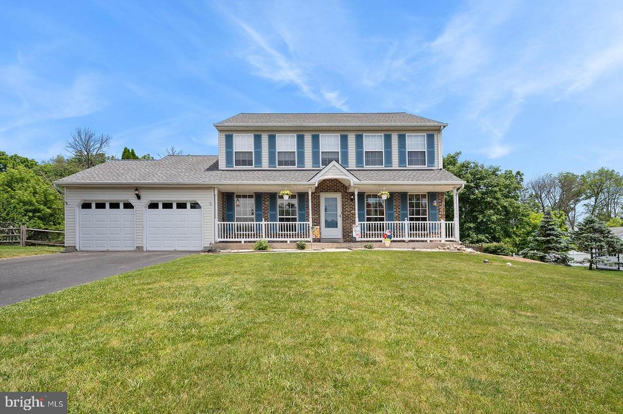 210 Stallion Lane - Photo 1