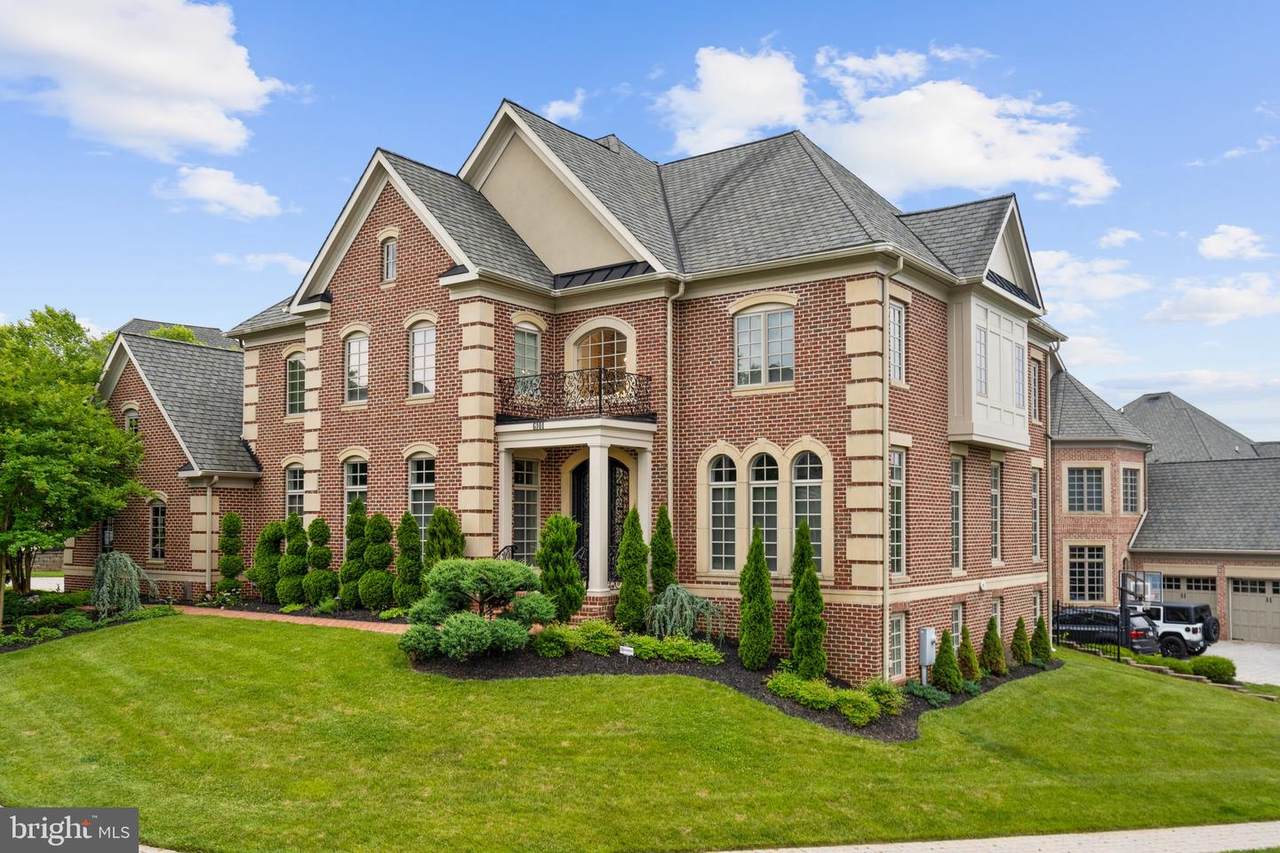 6101 Rosemont Circle - Photo 1