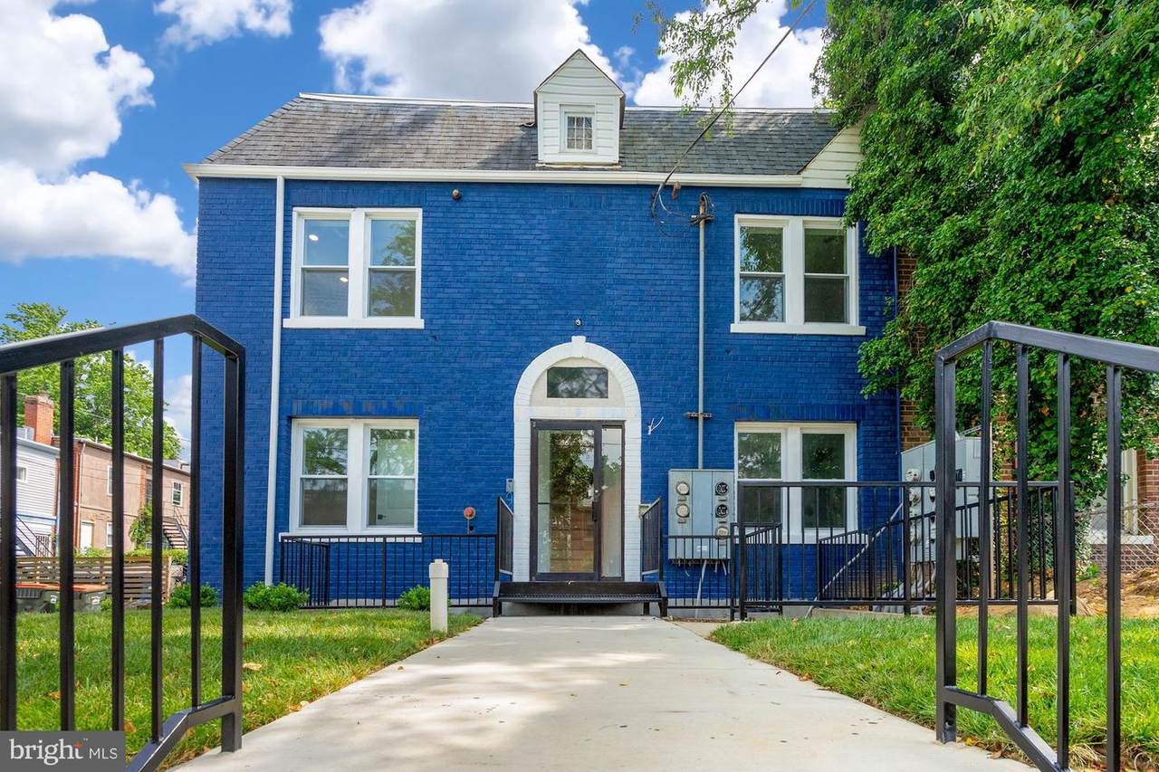 310 Delafield Place - Photo 1