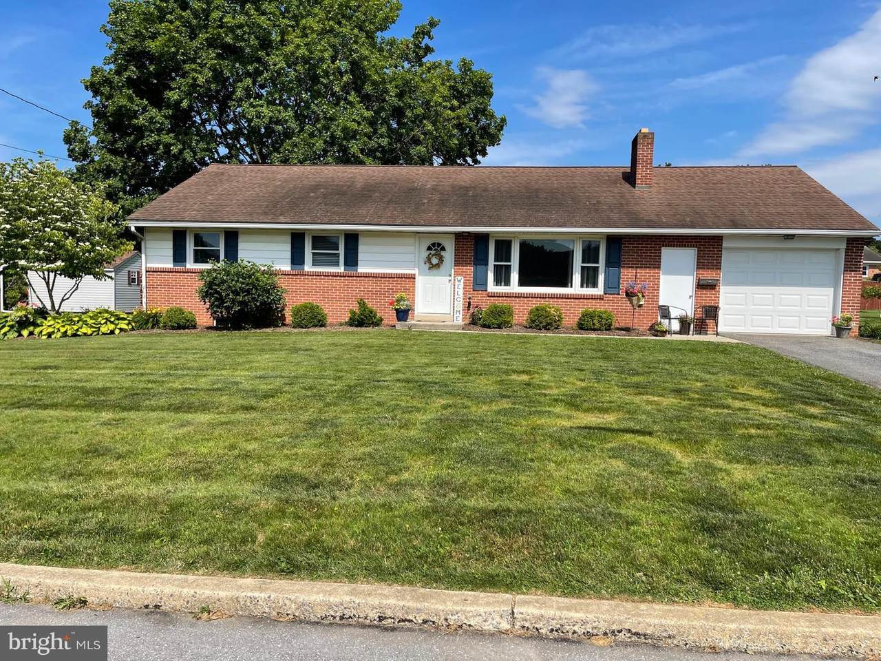 6281 Jeanette Drive - Photo 1