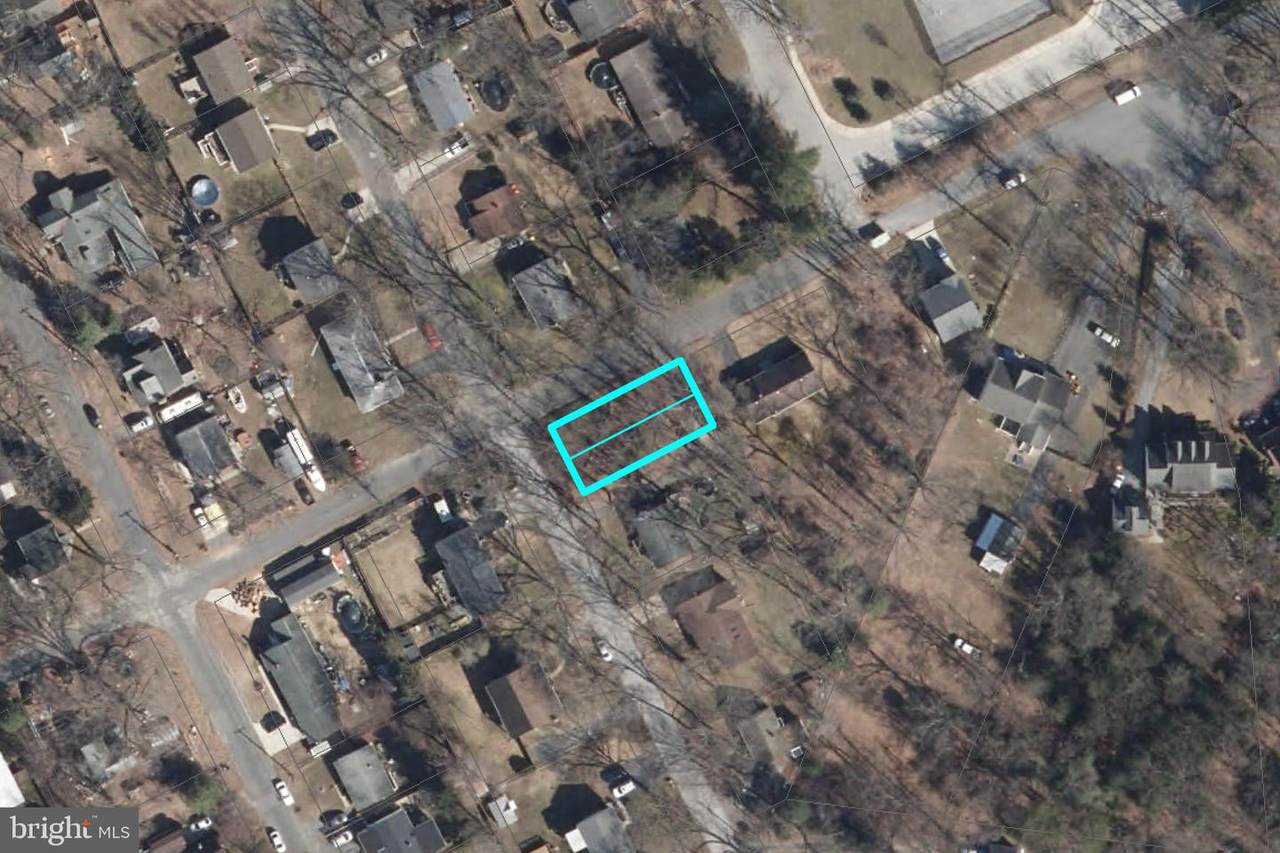 201 Maple Avenue - Photo 1