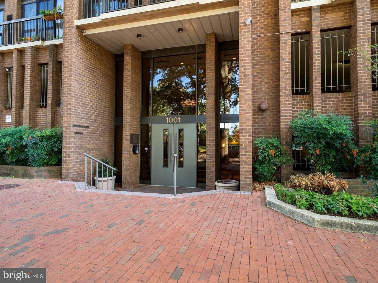 1001 26TH Street - Photo 1