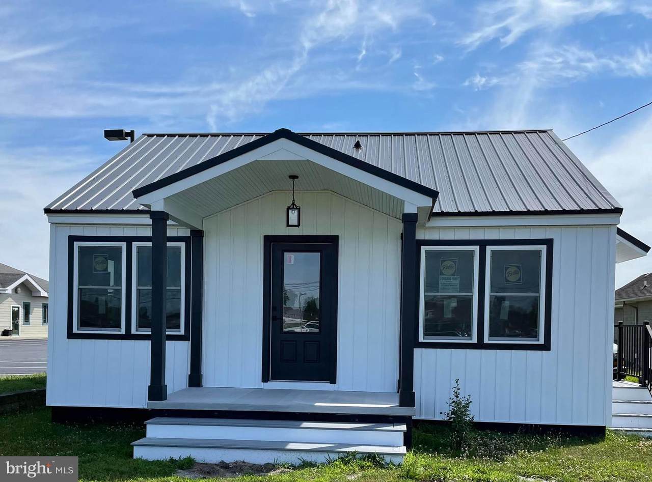 28537 Dupont Boulevard - Photo 1