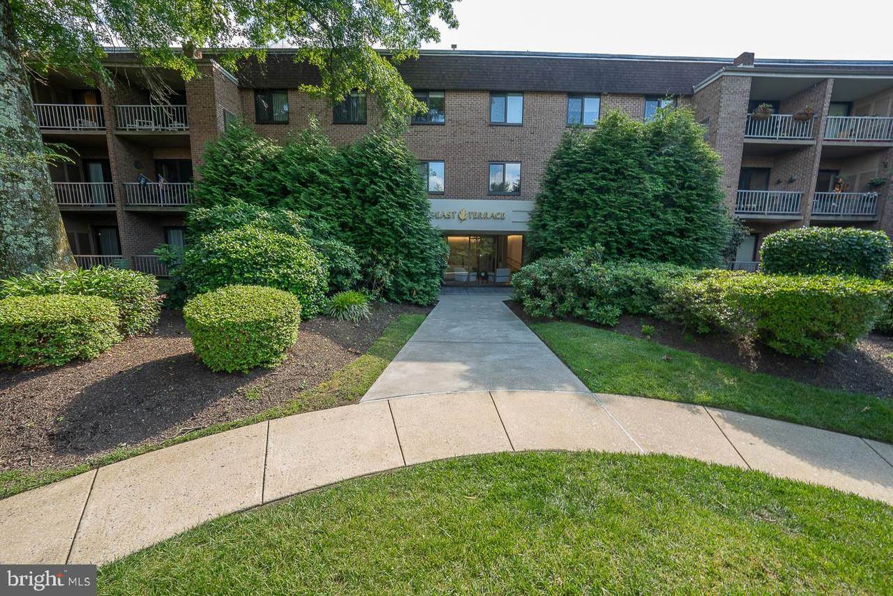 1650 Oakwood Drive - Photo 1