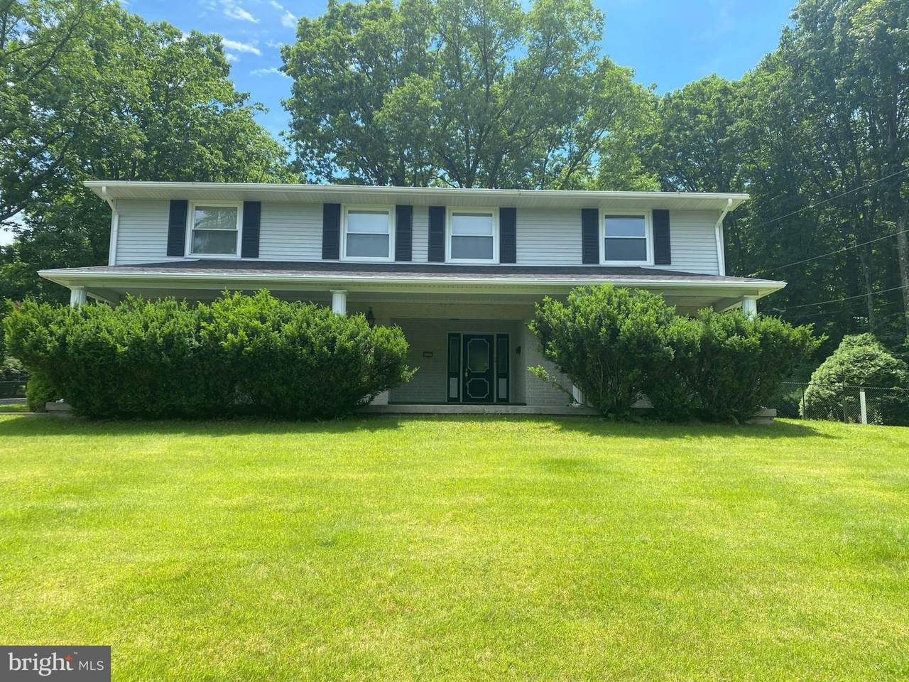 700 Arch Street - Photo 1