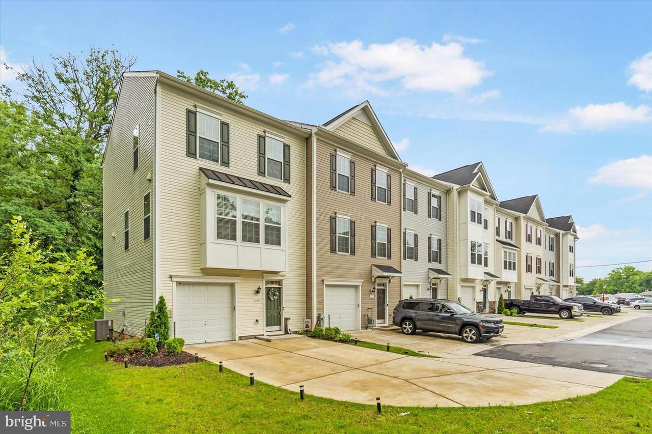 124 Pond View Drive - Photo 1