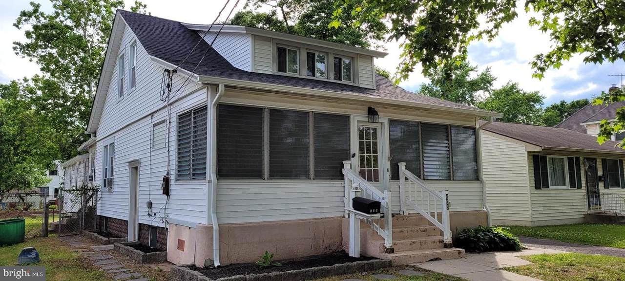 608 Summit Avenue - Photo 1