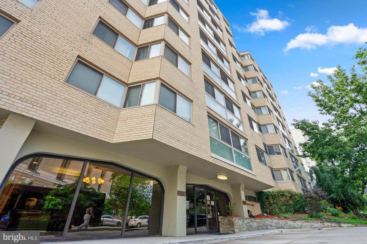 922 24TH Street - Photo 1