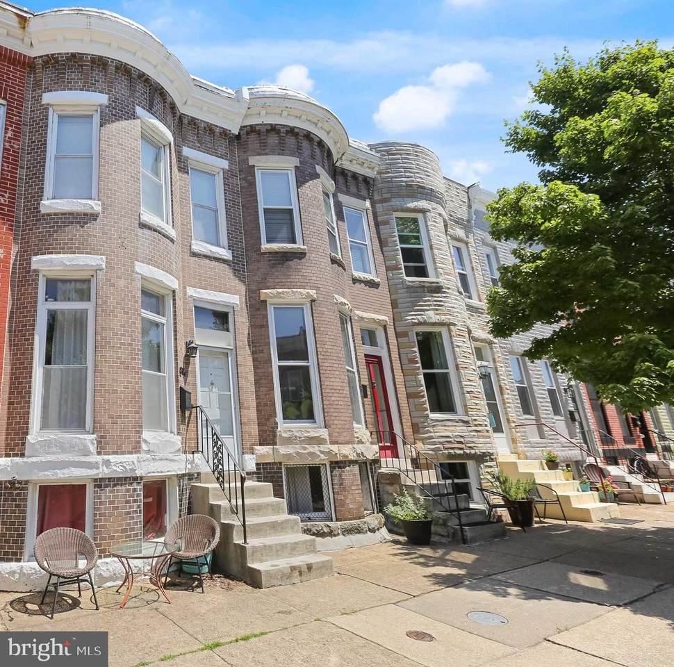 816 35TH Street - Photo 1