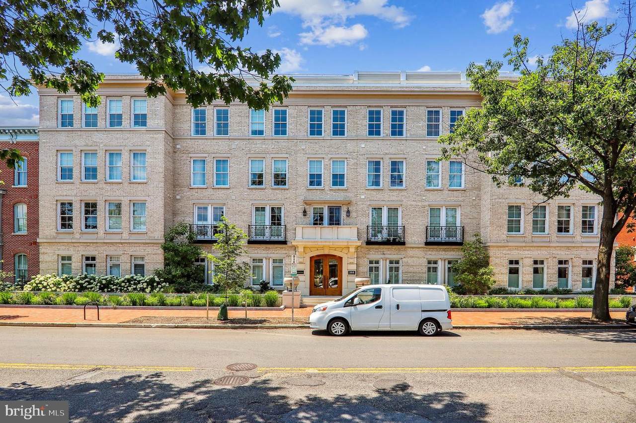 300 8TH Street - Photo 1