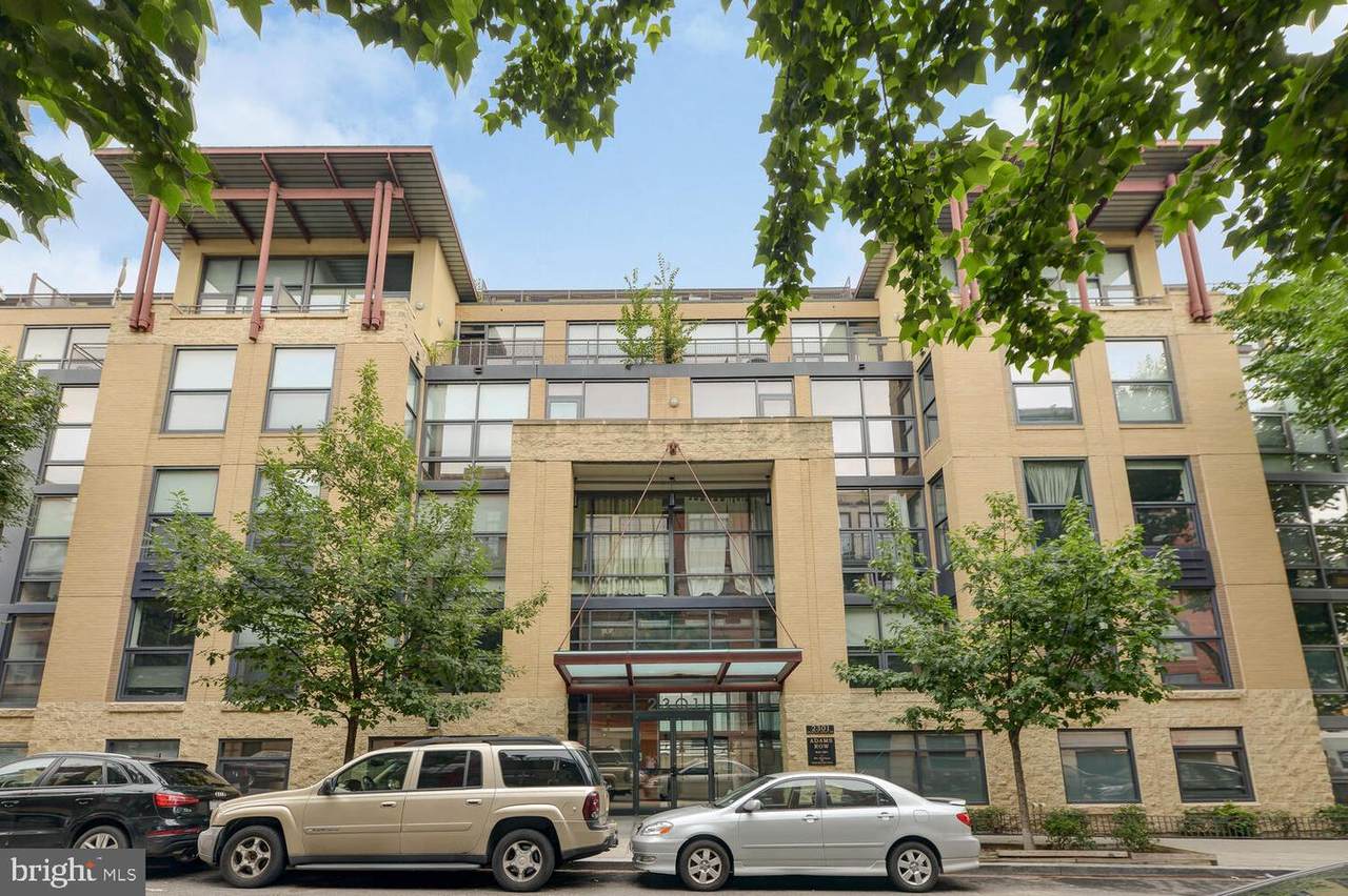 2301 Champlain Street - Photo 1