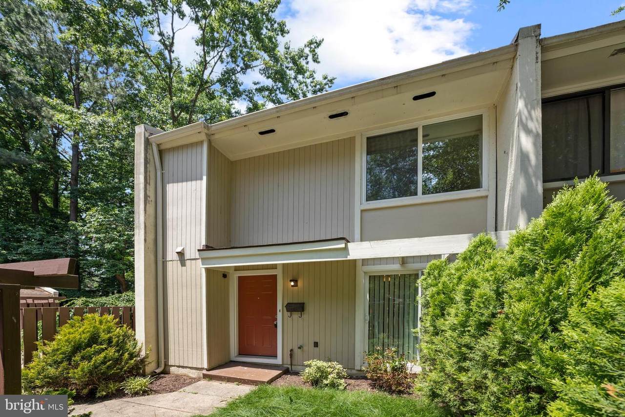 2346 Southgate Square - Photo 1