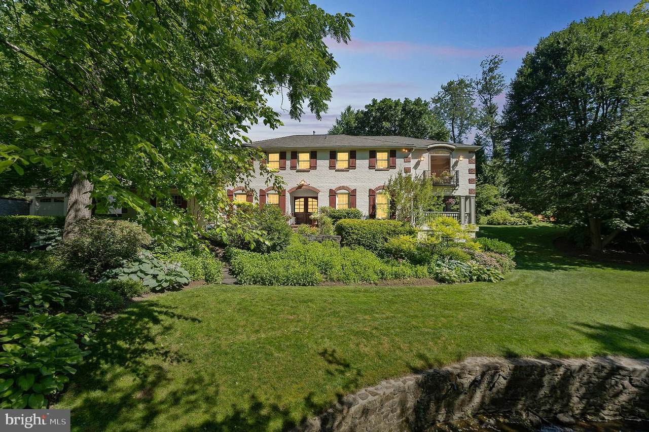318 Chamounix Road - Photo 1