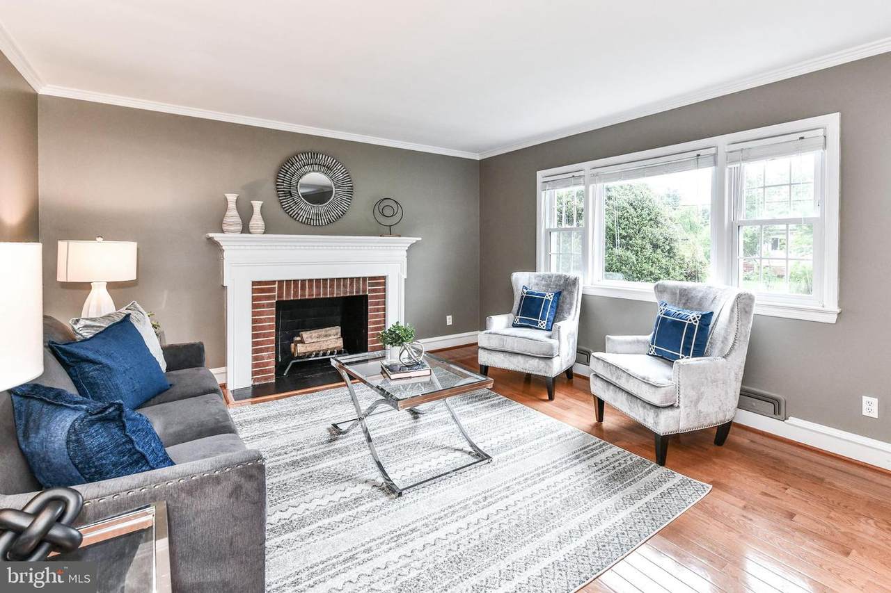 3027 Crane Drive - Photo 1