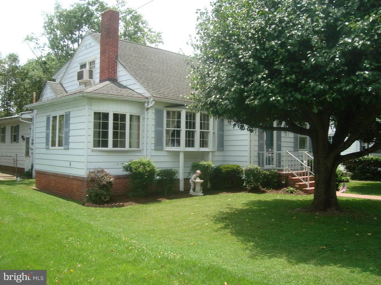 805 Maryland Avenue - Photo 1