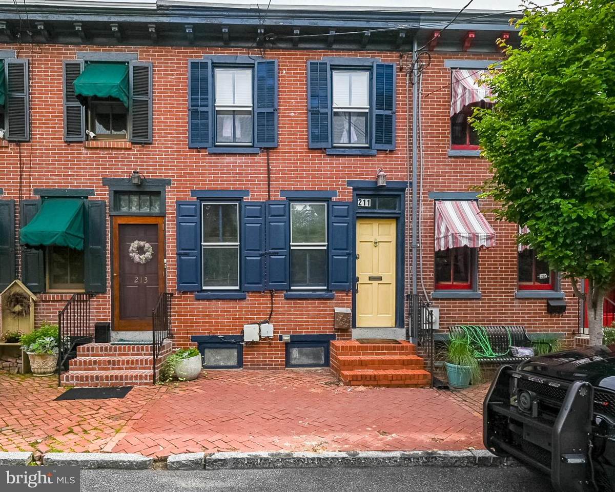 211 Harmony Street - Photo 1