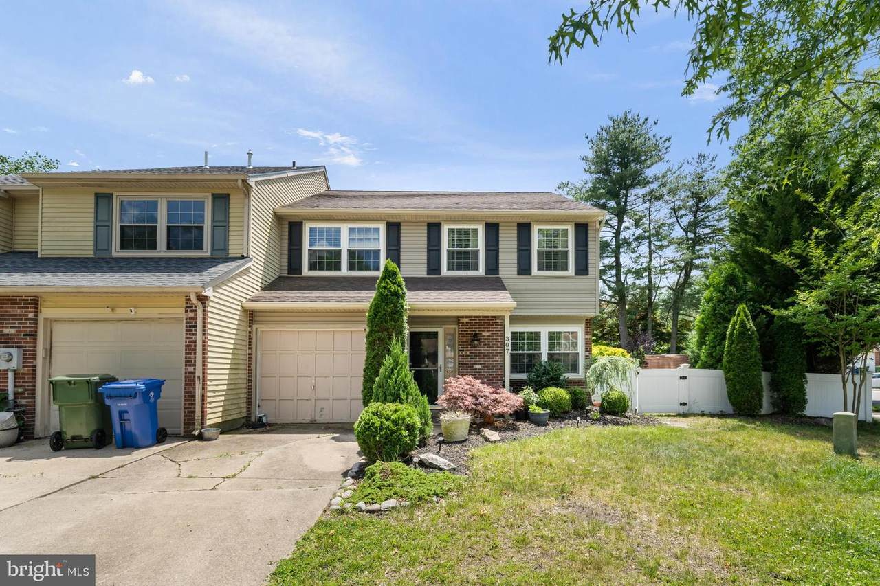 307 Shady Lane - Photo 1