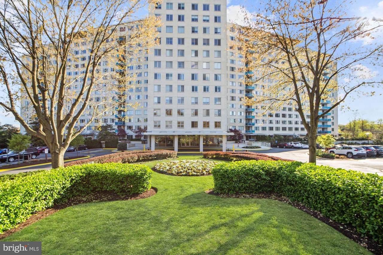 10500 Rockville Pik - Photo 1