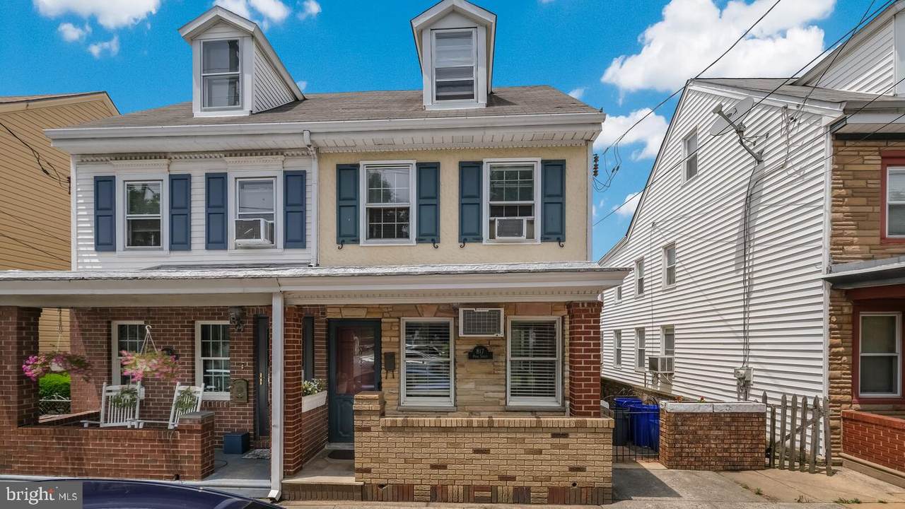 817 Pond Street - Photo 1