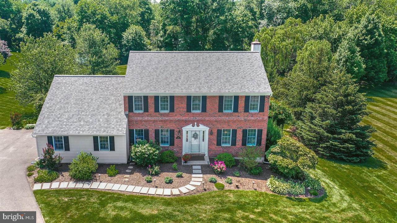990 Natalie Lane - Photo 1