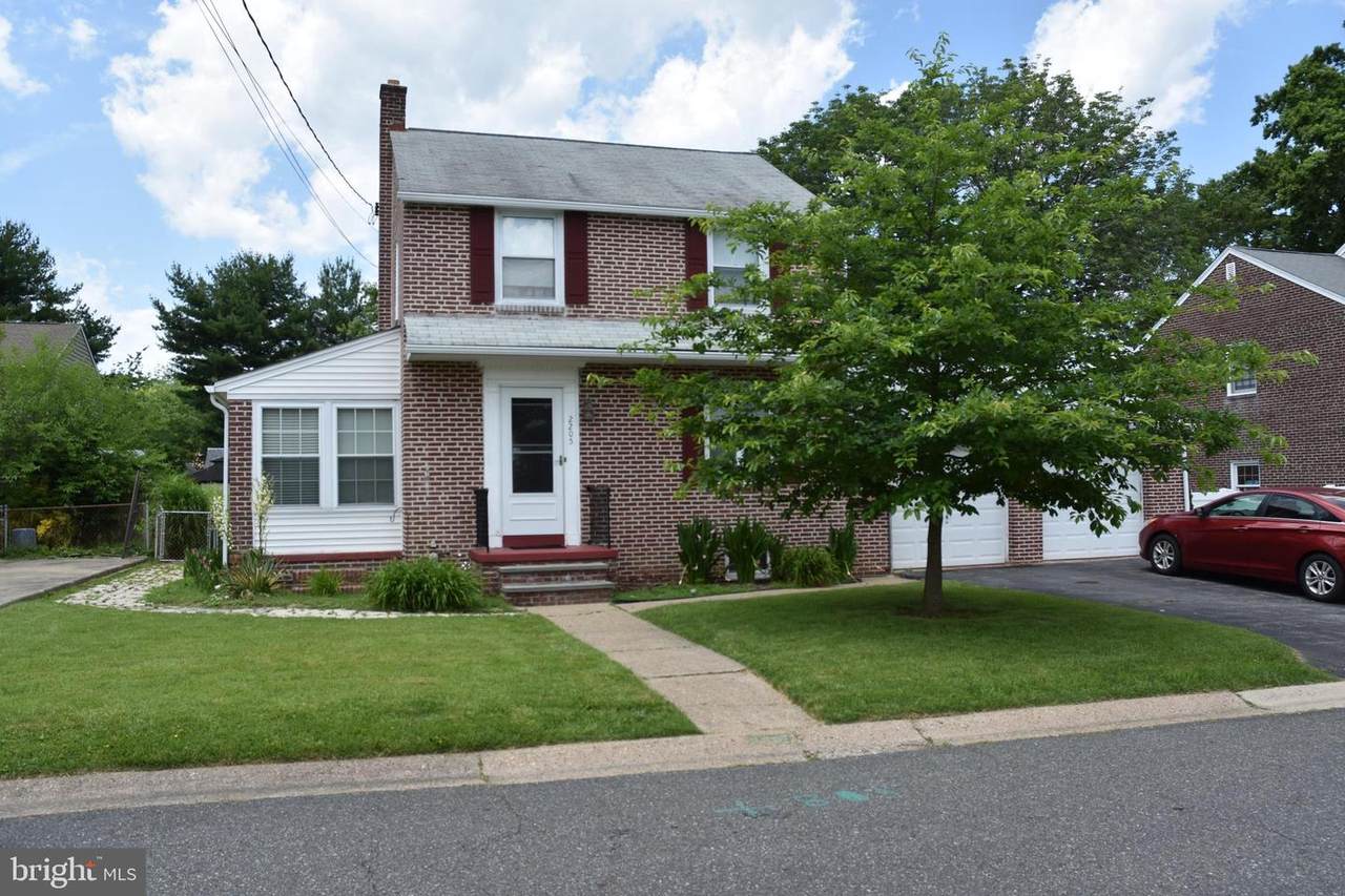 2205 Garfield Avenue - Photo 1