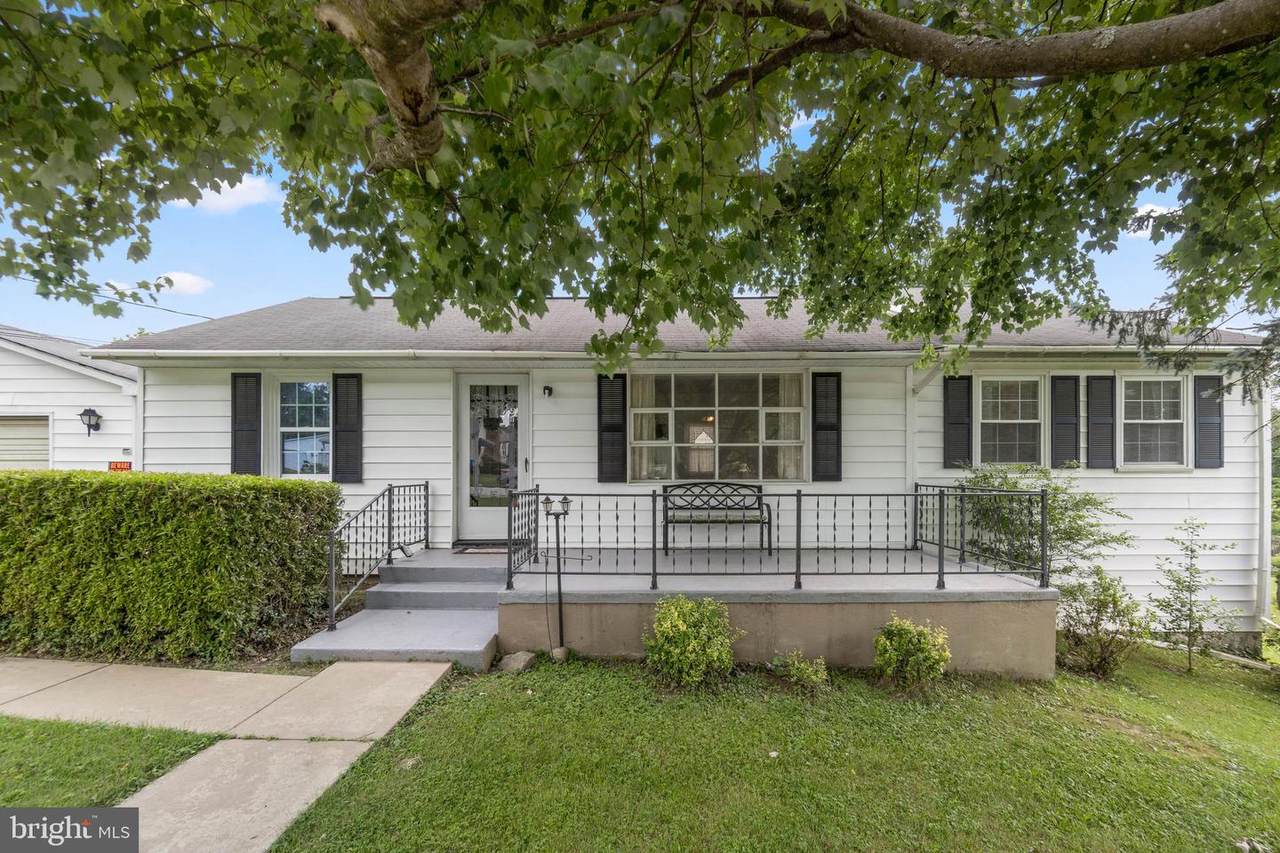 6121 Hunt Club Road - Photo 1