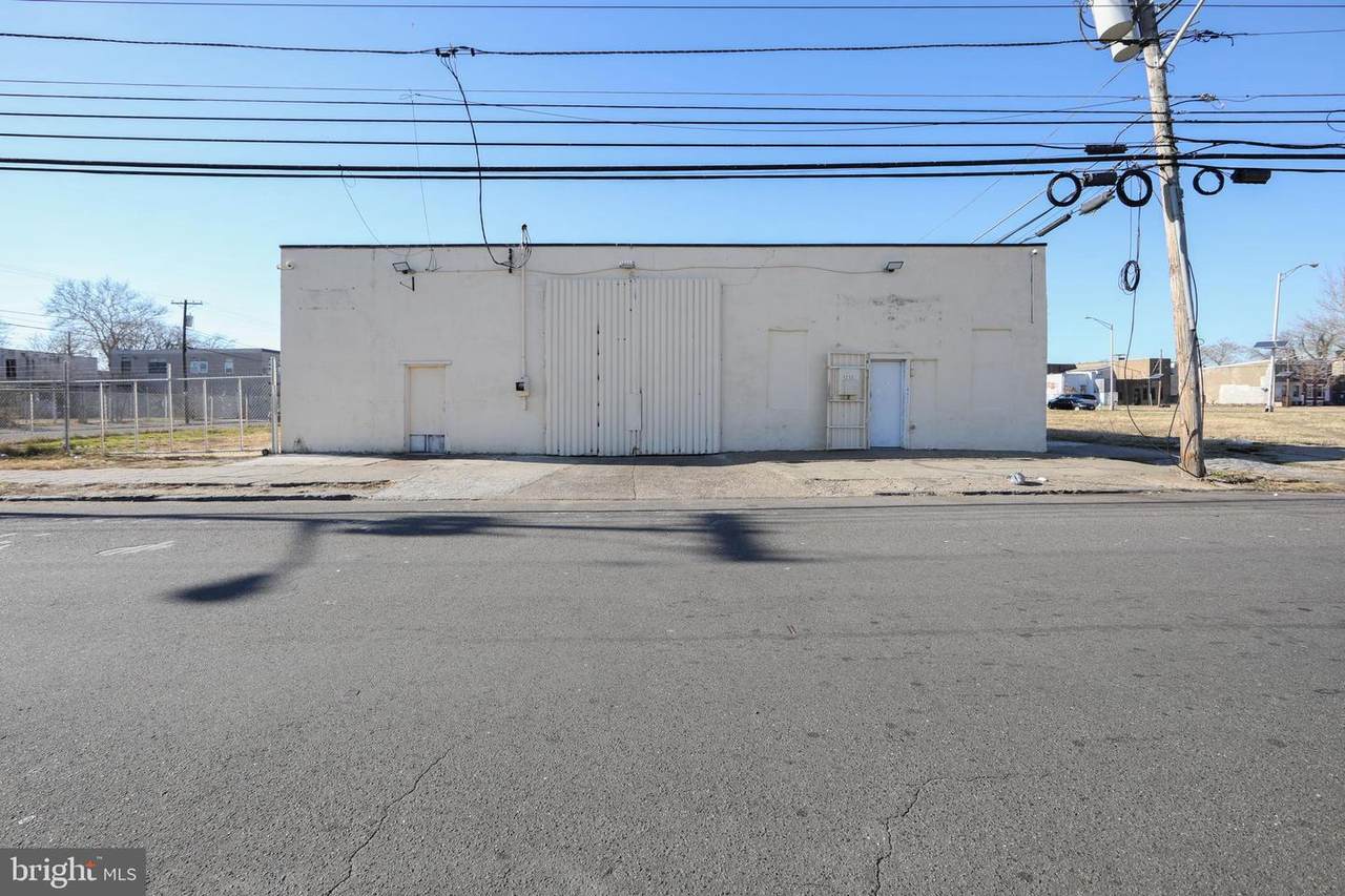 1215-1221 6TH Street - Photo 1