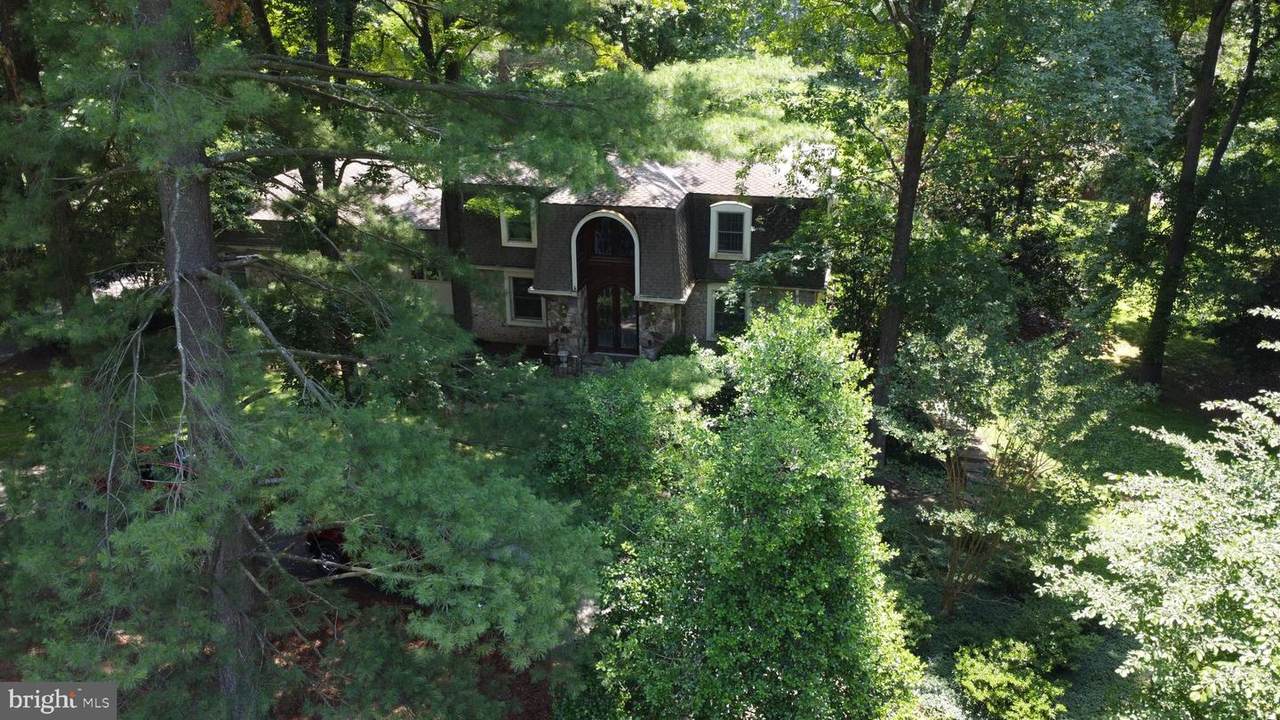 10423 Deerfoot Drive - Photo 1