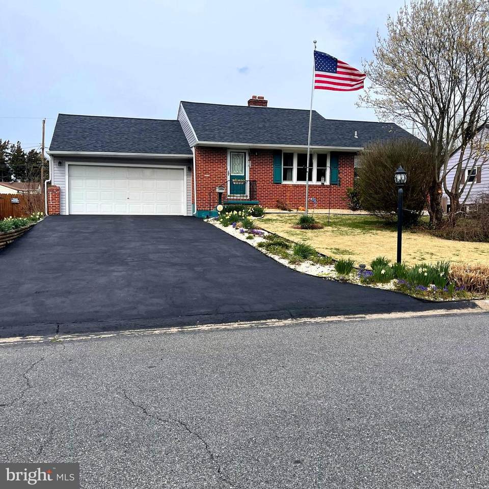 213 Southerland Drive - Photo 1