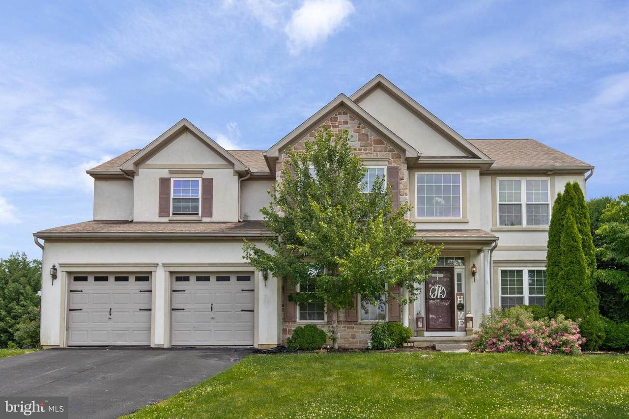 143 Summit Avenue - Photo 1