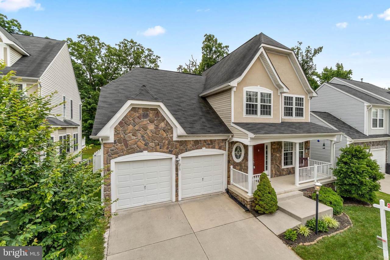 213 Vale Crest - Photo 1