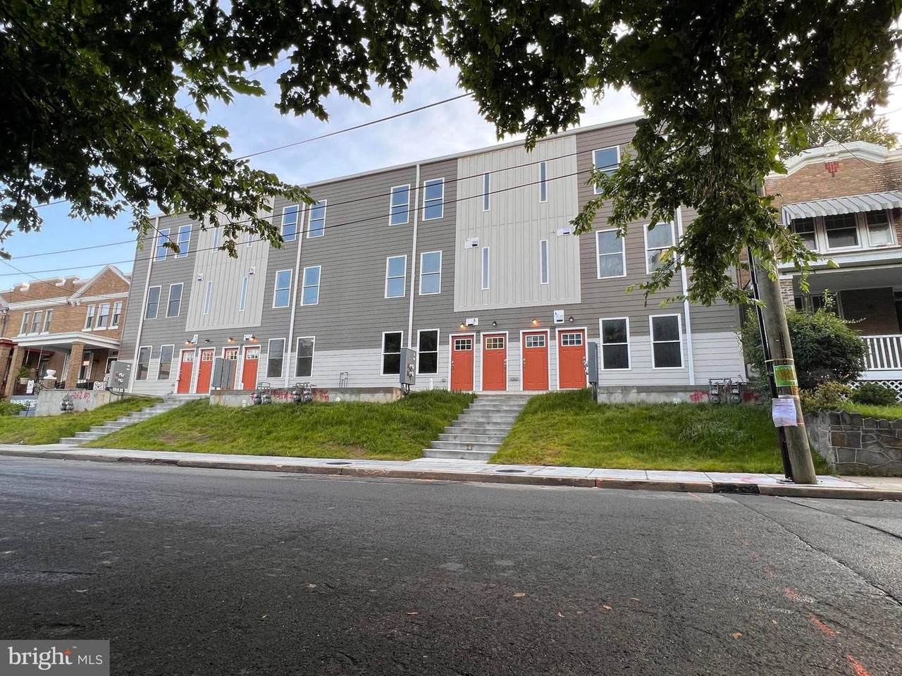 2503 Burns St - Photo 1