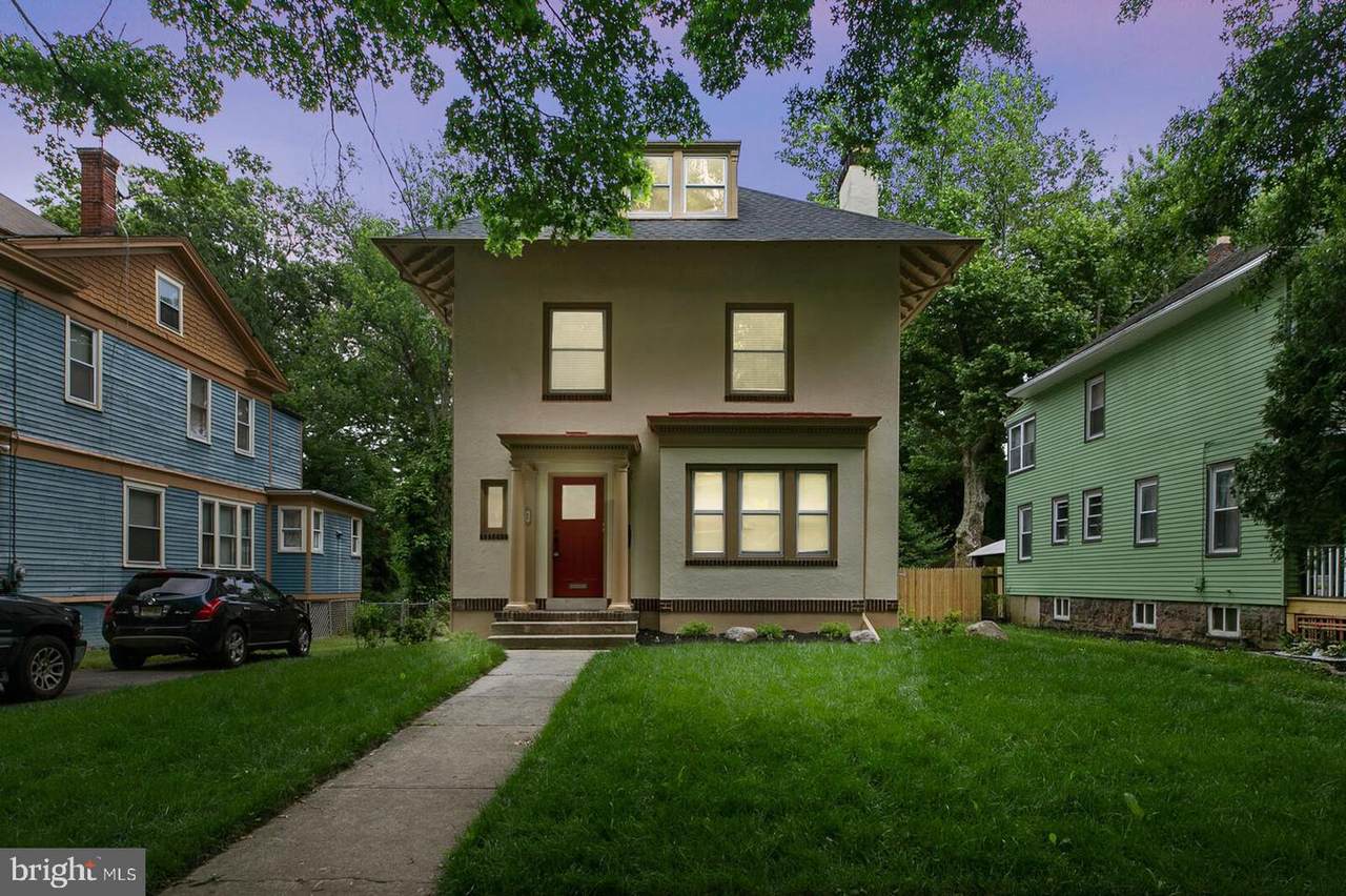 40 Hillcrest Avenue - Photo 1