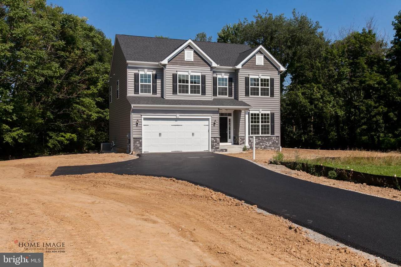 307 Chesterfield Drive - Photo 1