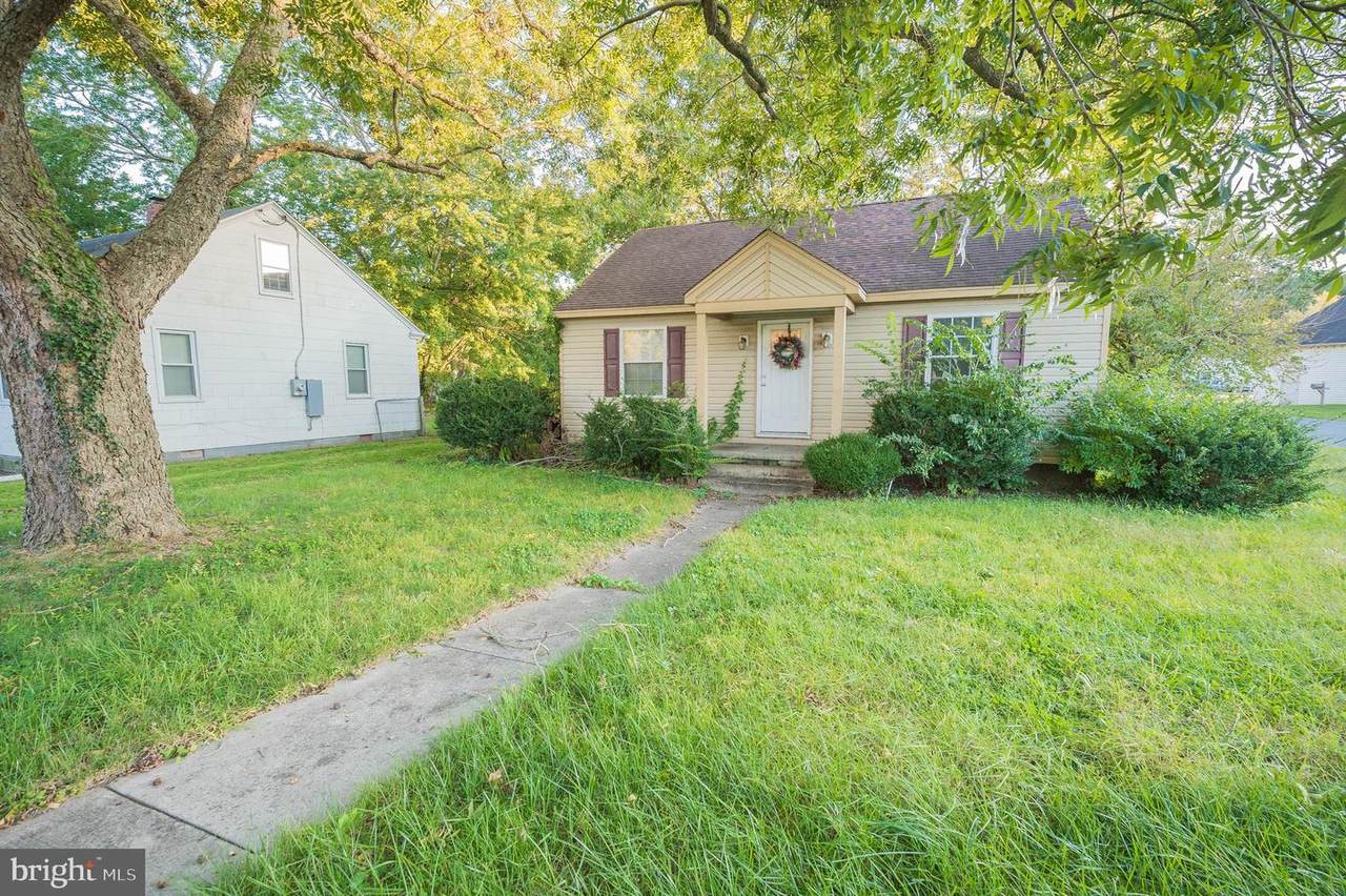 600 College Avenue - Photo 1