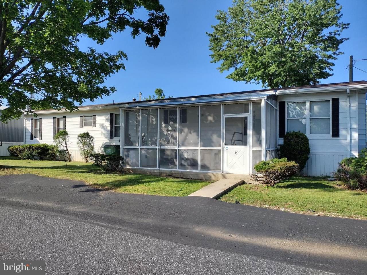 950 Orchard Ave - Photo 1
