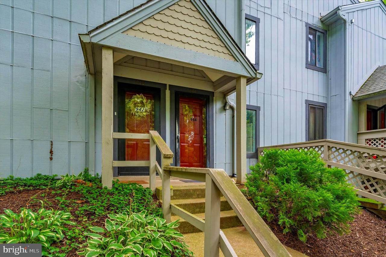 944 Windbrooke Drive - Photo 1