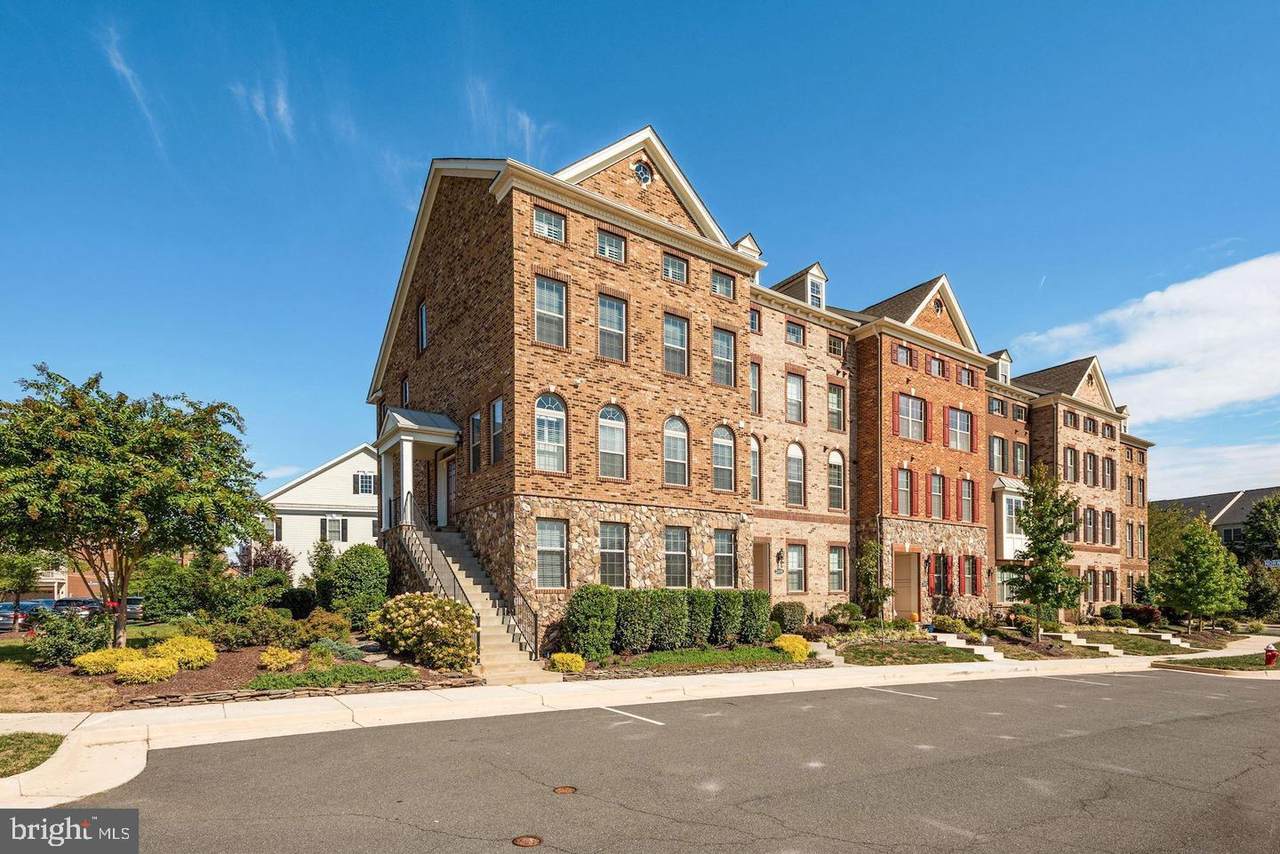 22641 Norwalk Square - Photo 1