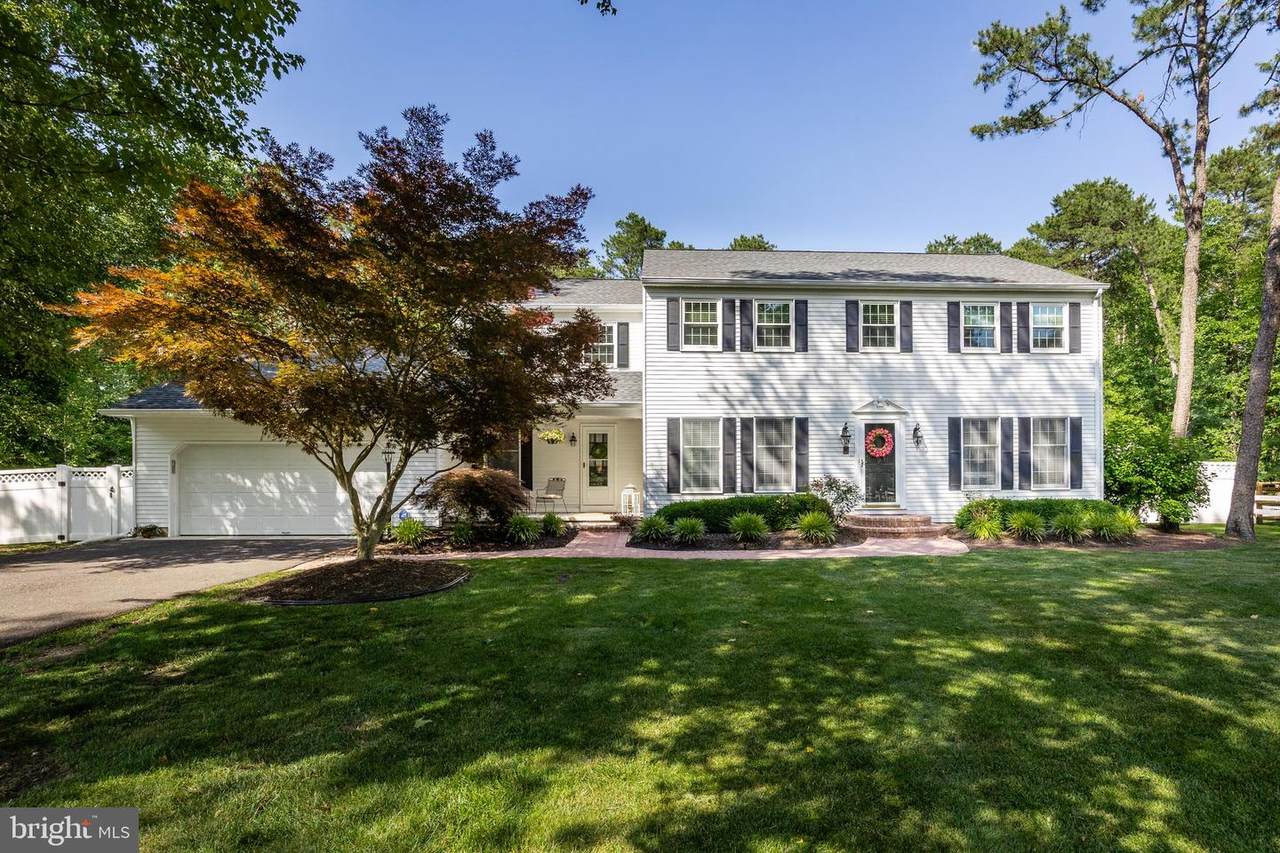 16 Sherwood Drive - Photo 1