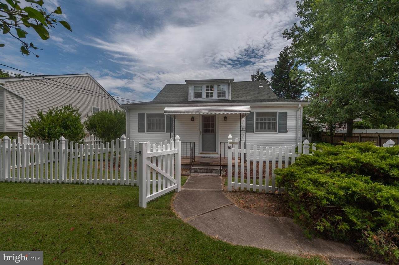 807 Riverside Drive - Photo 1