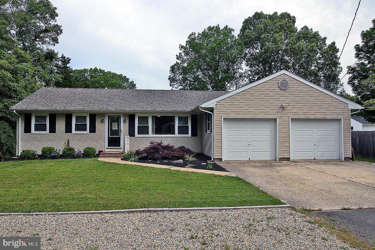 1208 Holly Place - Photo 1